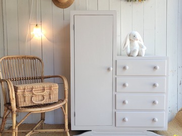 Vente avec paiement en ligne: Armoire enfant vintage asymétrique penderie-commode bois