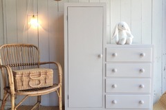 Vente avec paiement en ligne: Armoire enfant vintage asymétrique penderie-commode bois