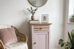 Vente avec paiement en ligne: Table de chevet rose vintage bois laiton