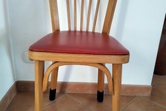 Vente avec paiement en ligne: Chaise Baumann hêtre similicuir bordeaux sabots noirs