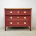 Vente avec paiement en ligne: Commode vintage merisier 4 tiroirs, poignées laiton