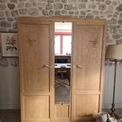 Vente avec paiement en ligne: Armoire Penderie Art Déco Chêne Massif Restaurée