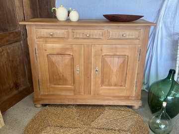 Vente avec paiement en ligne: Buffet ancien merisier massif 