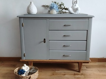 Vente avec paiement en ligne: Petite enfilade vintage chêne massif années 60