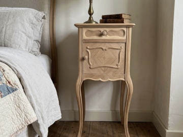 Vente avec paiement en ligne: Table de chevet vintage bois pieds galbés