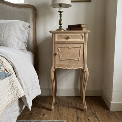 Vente avec paiement en ligne: Table de chevet vintage bois pieds galbés