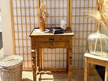 Vente avec paiement en ligne: Travailleuse vintage en chêne, 2 tiroirs