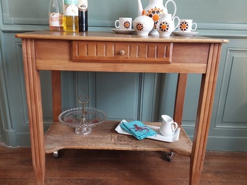 Vente avec paiement en ligne: Table à desserts vintage chêne sur roulettes