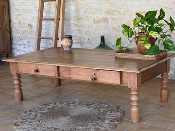 Vente avec paiement en ligne: Ancienne table basse de ferme 2 tiroirs