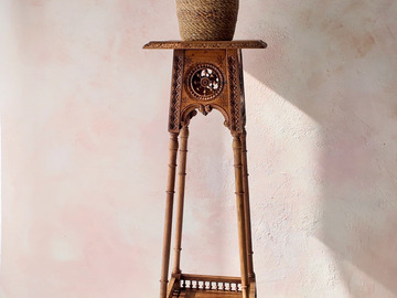 Vente avec paiement en ligne: Sellette bretonne ancienne bois massif sculpté porte-plante