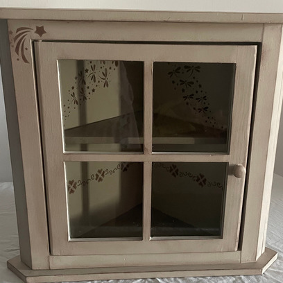 Vente avec paiement en ligne: Vitrine d'angle vintage restaurée patinée