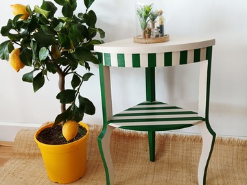 Vente avec paiement en ligne: Table d’angle tripode vintage rayures vert-blanc