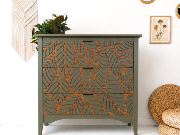 Vente avec paiement en ligne: Commode bois massif motif végétal en relief