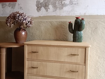 Vente avec paiement en ligne: Commode 3 tiroirs rénovée pour chambre d'enfant