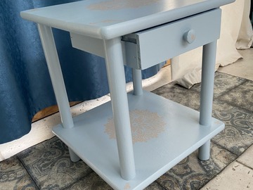 Vente avec paiement en ligne: Table d'appoint avec tiroir - Bleu ciel pochoir