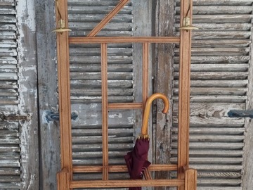 Vente avec paiement en ligne: Porte-manteau ancien bois, miroir biseauté, porte-parapluies