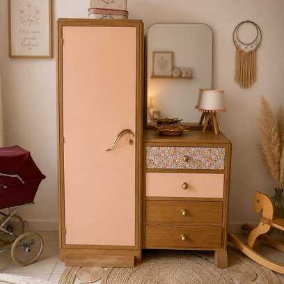 Vente avec paiement en ligne: Armoire ancienne rénovée chêne rose poudré