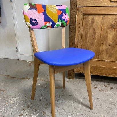 Vente avec paiement en ligne: Chaise vintage en bois années 60 colorée