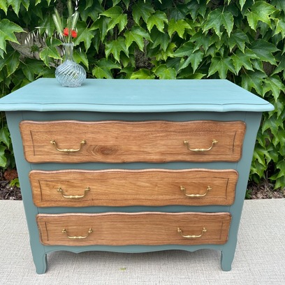 Vente avec paiement en ligne: Commode chêne ancienne restaurée vert sauge
