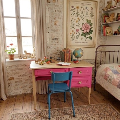 Vente avec paiement en ligne: Bureau vintage rose bois doré relooké
