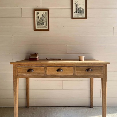 Vente avec paiement en ligne: Bureau ou table chêne massif 3 tiroirs vintage industriel