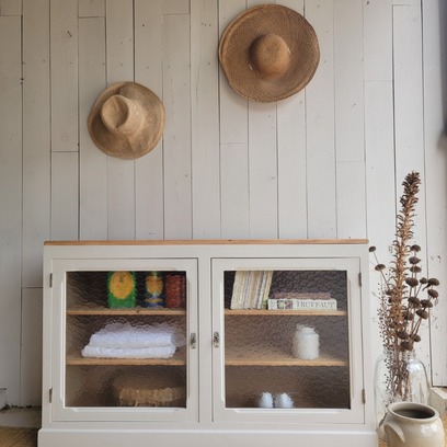 Vente avec paiement en ligne: Buffet bas vitrine vintage beige bois rénové