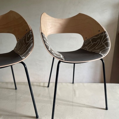 Vente avec paiement en ligne: Lot 4 chaises scandinaves bois cintré empilables