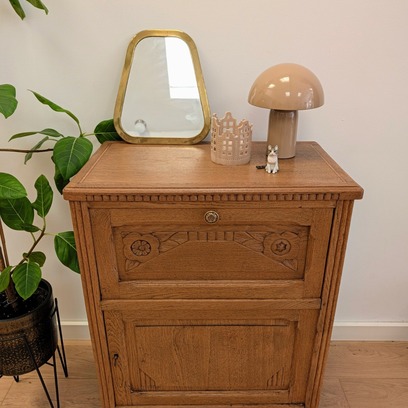 Vente avec paiement en ligne: Petit buffet Art Déco bois sculpté restauré