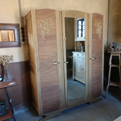 Vente avec paiement en ligne: Armoire Art Déco chêne massif restaurée