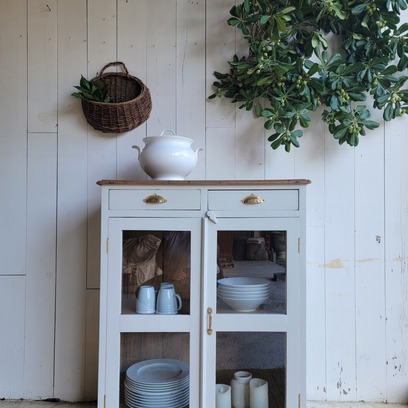 Vente avec paiement en ligne: Buffet vaisselier ancien vitré chêne blanc grisé